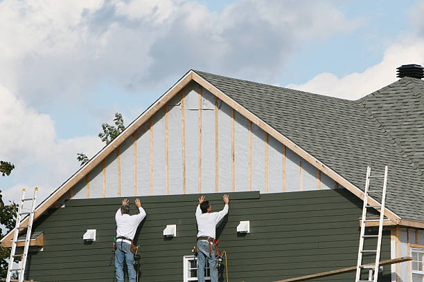 Professional Siding Installation technician working in Linthicum Heights, MD